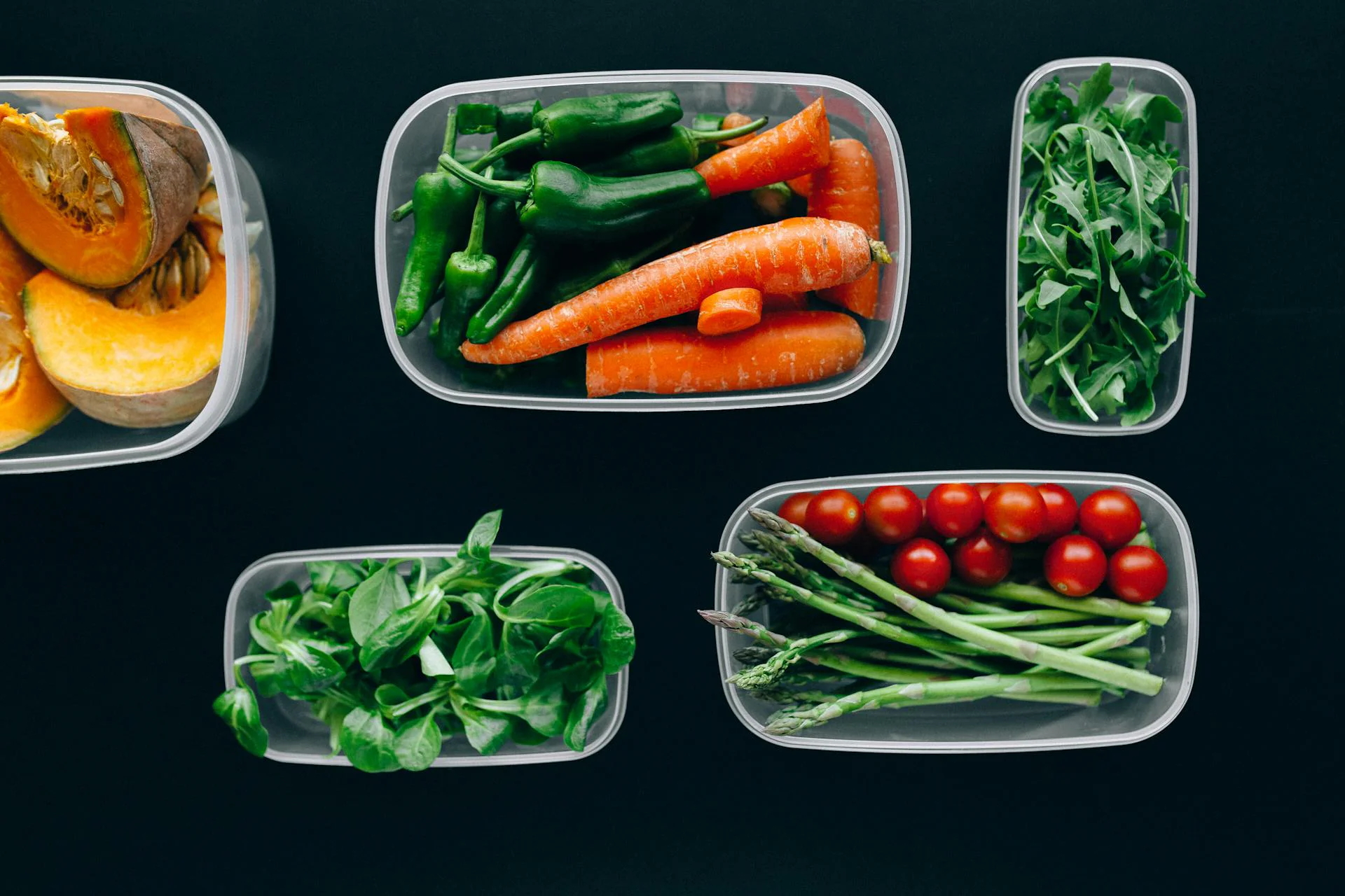 Apakah amalan terbaik untuk menyimpan pastri dalam kotak pastri plastik sekali pakai untuk menghalang mereka daripada menjadi basah atau rosak?